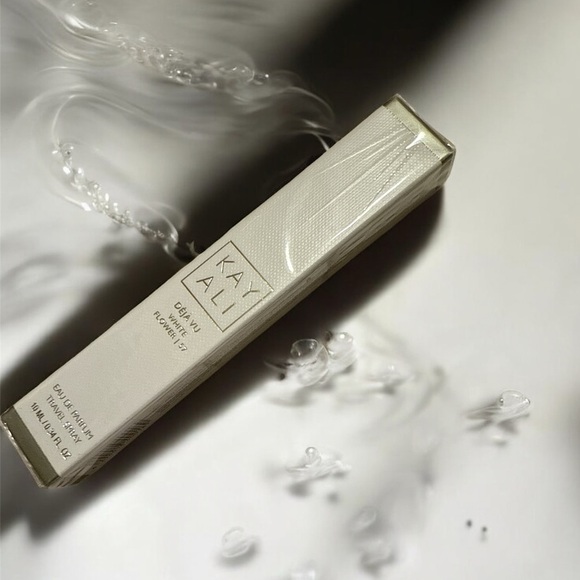 KAY ALI Déjà Vu White Flower -57 Eau De Perfume NWT - Picture 8 of 9